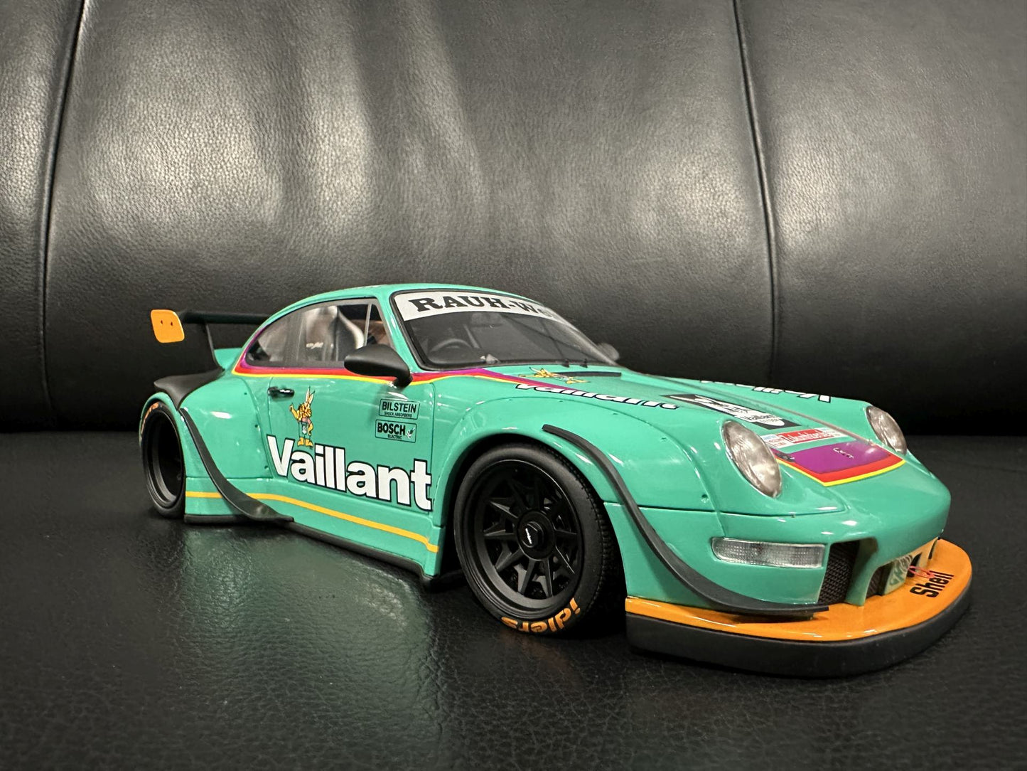 Porsche 911 993 RWB Vaillant Kit 2022 green Limitiert 632/1500 1:18 GT Spirit GT869 Порше 993 зелен Лимитирана