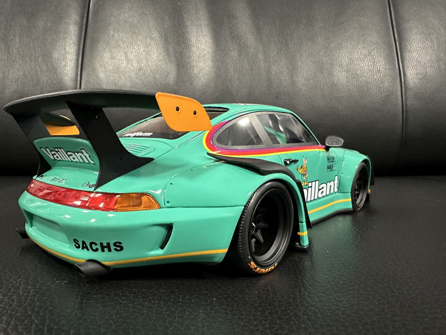 Porsche 911 993 RWB Vaillant Kit 2022 green Limitiert 632/1500 1:18 GT Spirit GT869 Порше 993 зелен Лимитирана