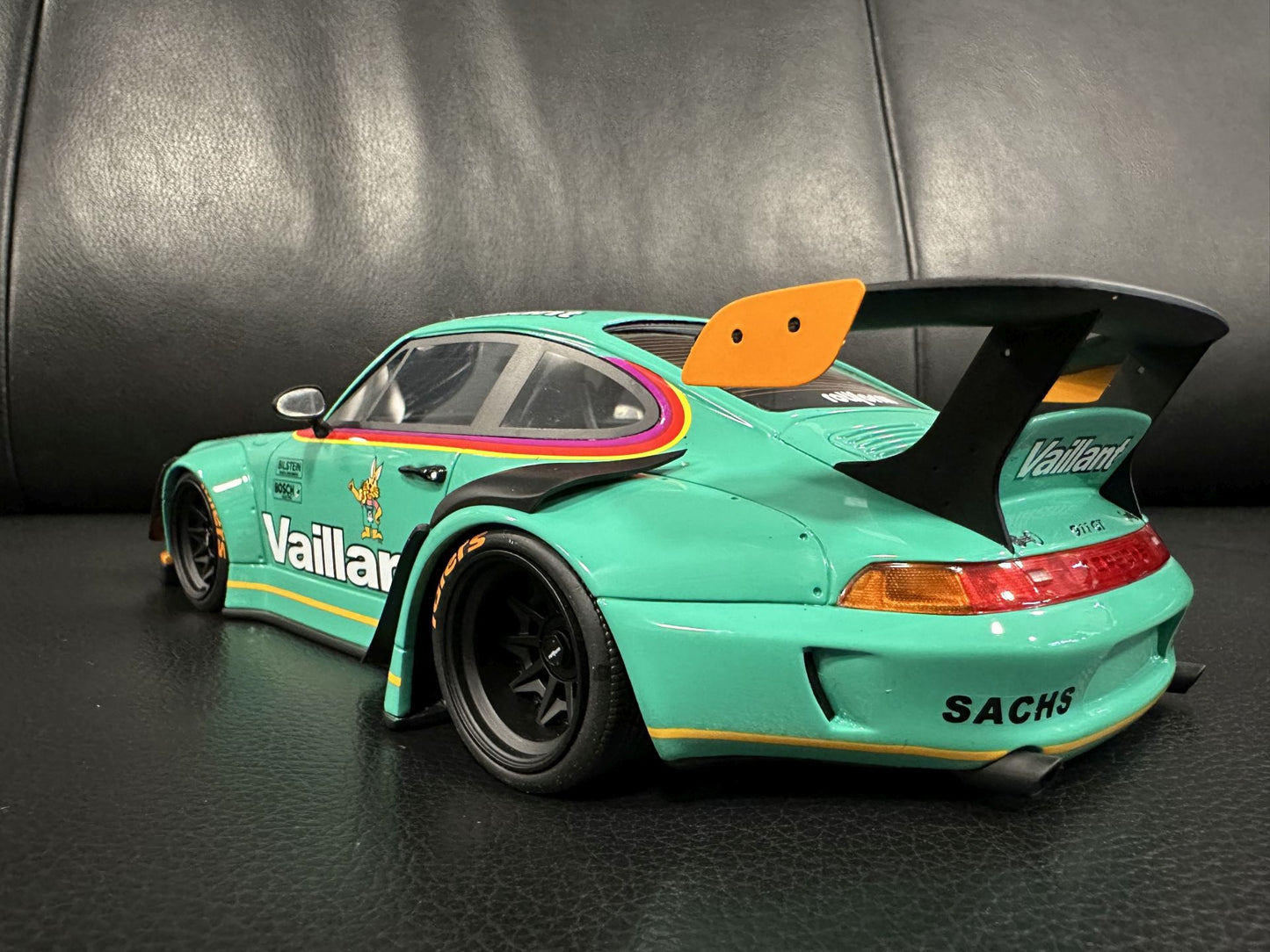 Porsche 911 993 RWB Vaillant Kit 2022 green Limitiert 632/1500 1:18 GT Spirit GT869 Порше 993 зелен Лимитирана