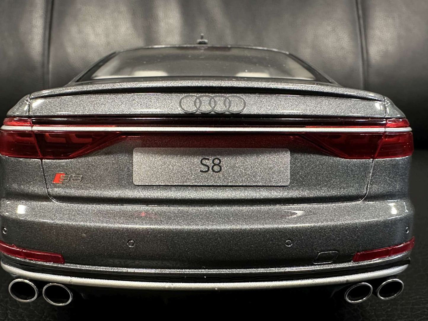 Audi S8 daytona grey Limitiert 255/999 1:18 GT Spirit GT856 Ауди С8 Лимитирана сив