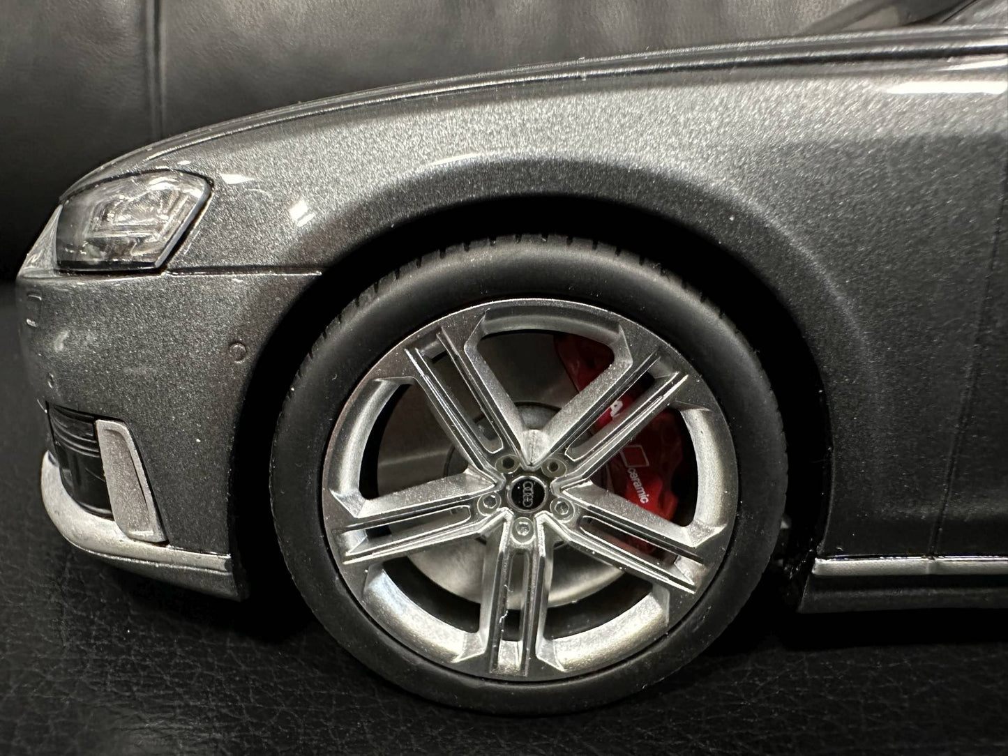 Audi S8 daytona grey Limitiert 255/999 1:18 GT Spirit GT856 Ауди С8 Лимитирана сив