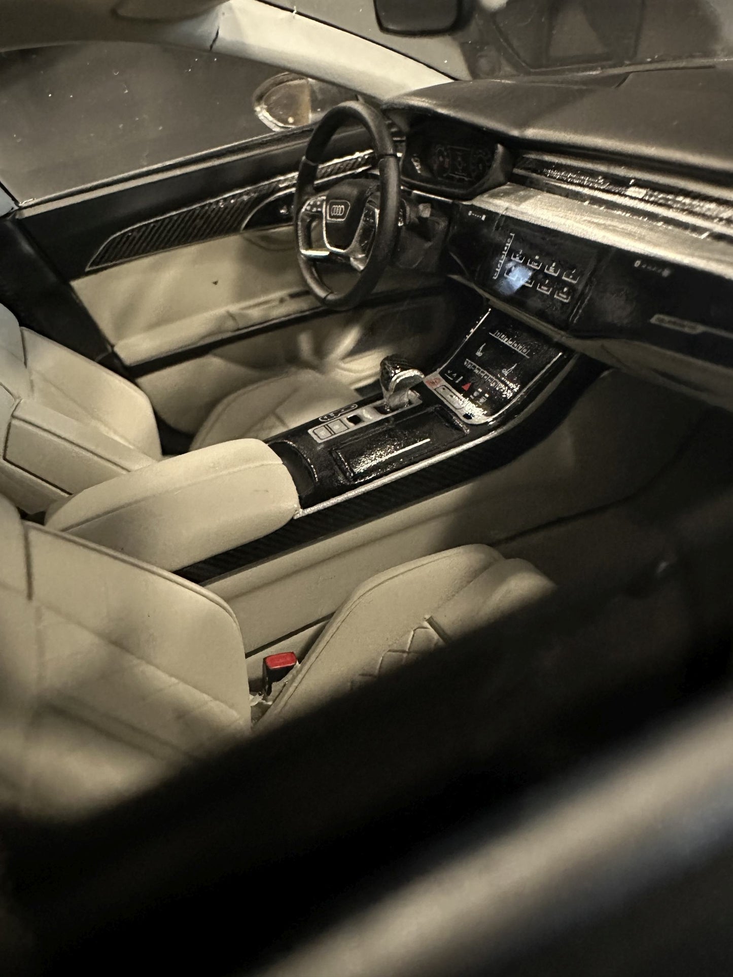 Audi S8 daytona grey Limitiert 255/999 1:18 GT Spirit GT856 Ауди С8 Лимитирана сив