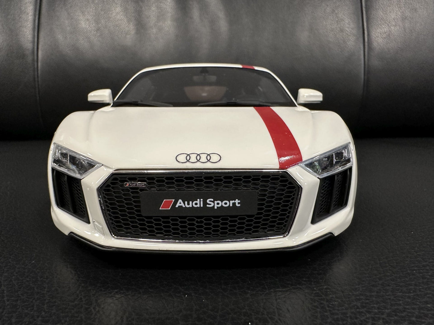 Audi R8 V10 RWS white Limitiert 188/999 1:18 GT Spirit GT247 Ауди Р8 В10 Лимитирана бял