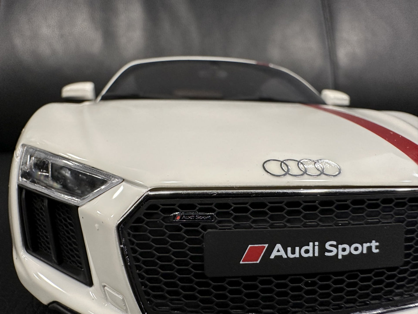Audi R8 V10 RWS white Limitiert 188/999 1:18 GT Spirit GT247 Ауди Р8 В10 Лимитирана бял