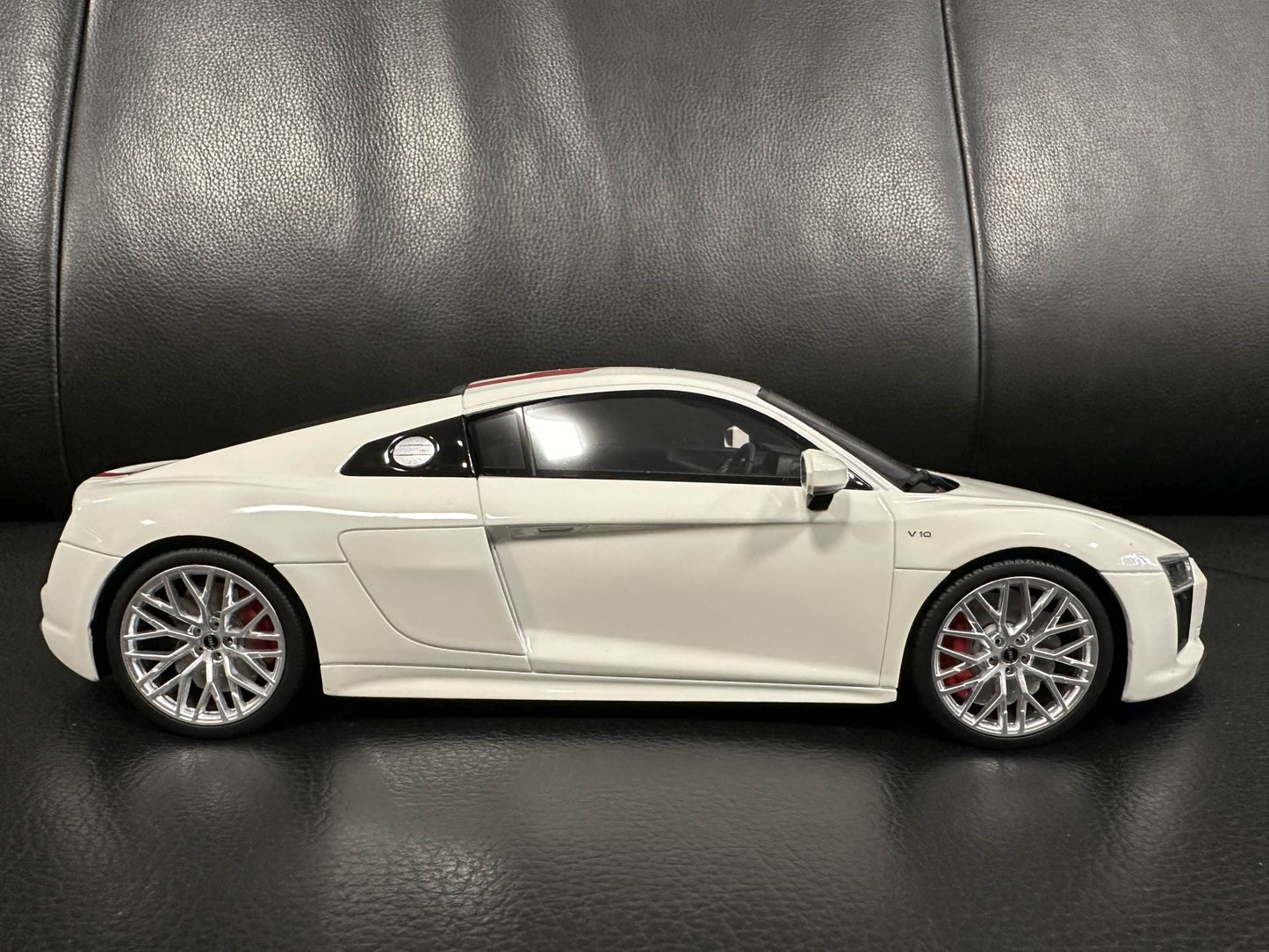 Audi R8 V10 RWS white Limitiert 188/999 1:18 GT Spirit GT247 Ауди Р8 В10 Лимитирана бял