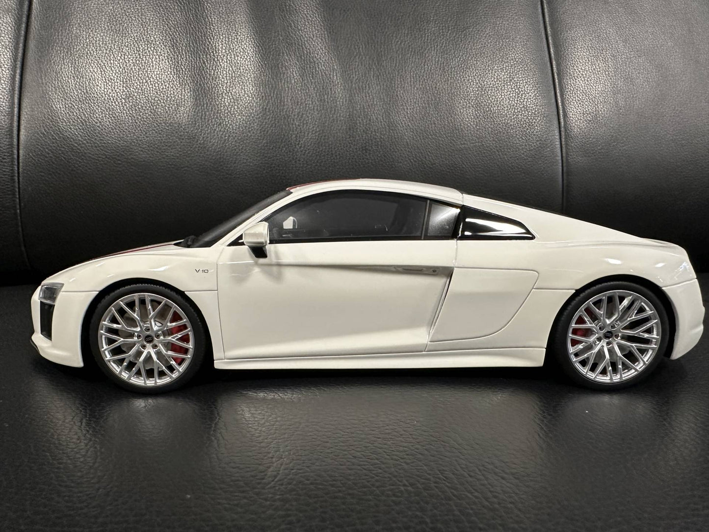 Audi R8 V10 RWS white Limitiert 188/999 1:18 GT Spirit GT247 Ауди Р8 В10 Лимитирана бял