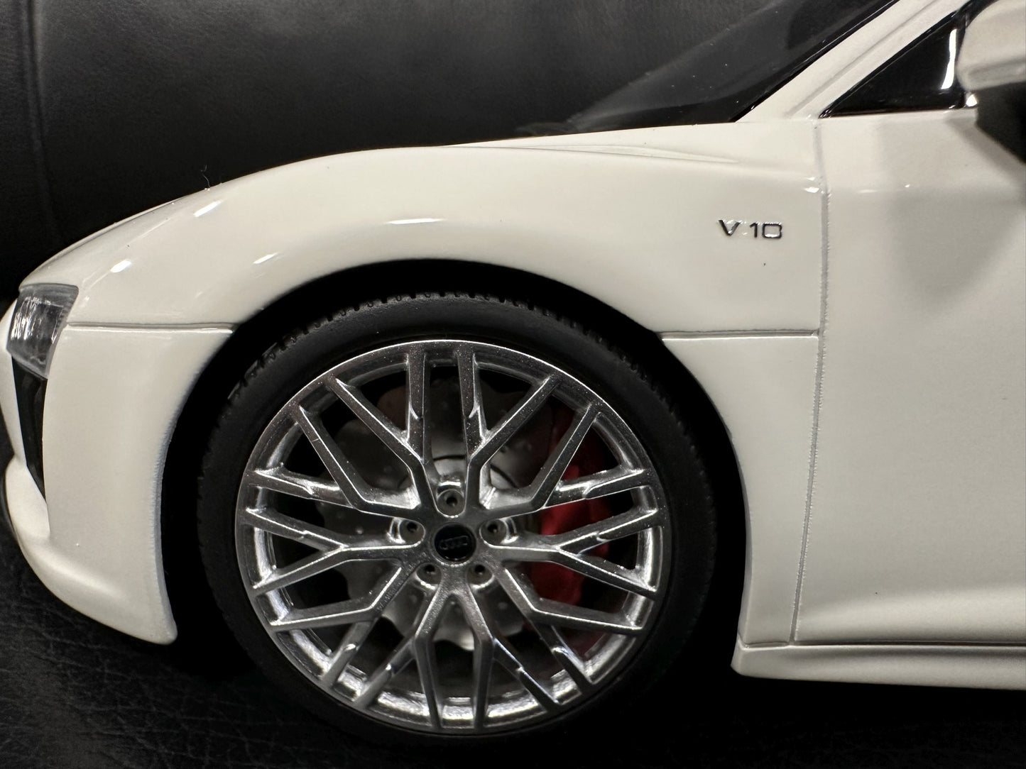 Audi R8 V10 RWS white Limitiert 188/999 1:18 GT Spirit GT247 Ауди Р8 В10 Лимитирана бял