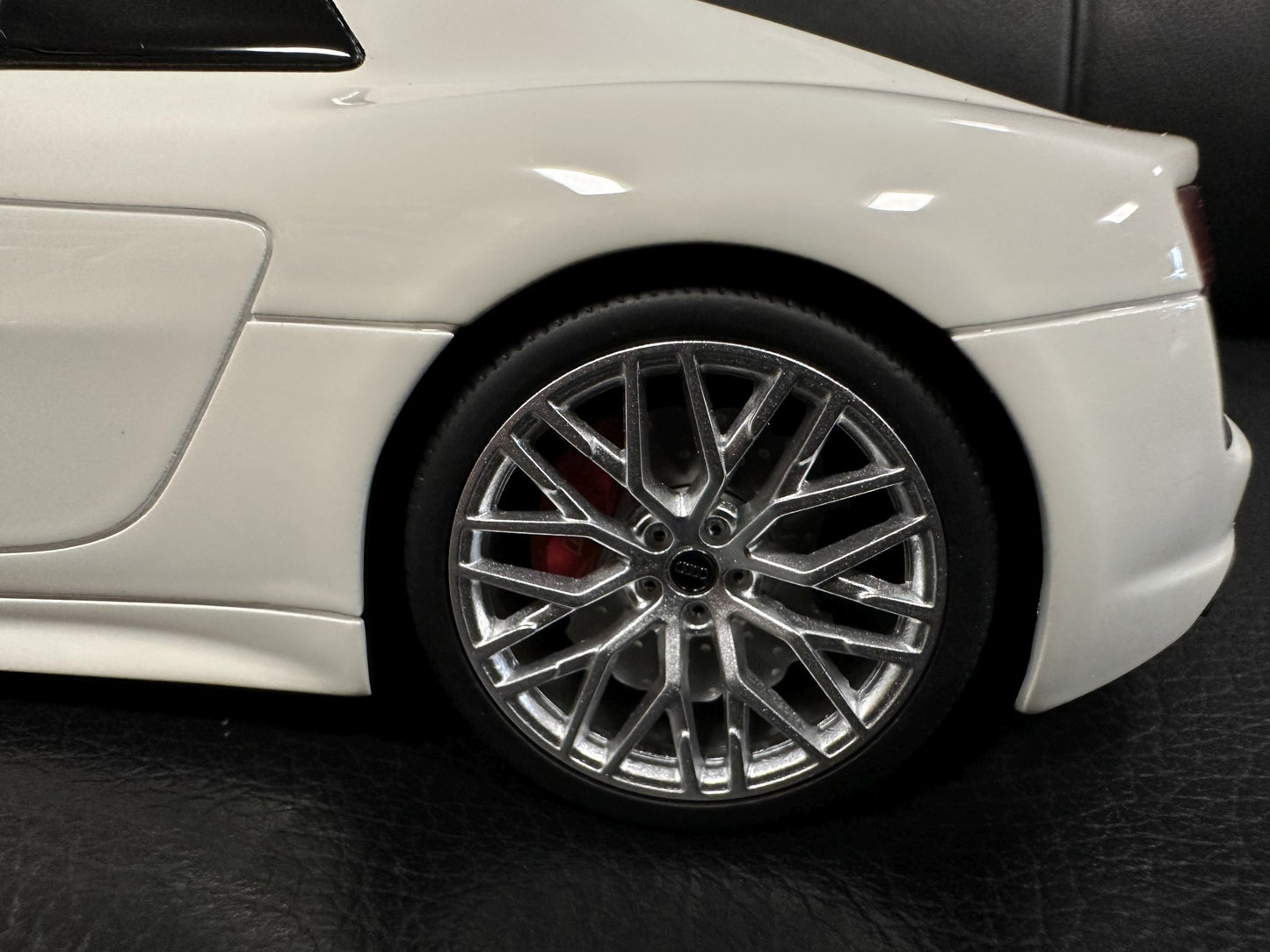 Audi R8 V10 RWS white Limitiert 188/999 1:18 GT Spirit GT247 Ауди Р8 В10 Лимитирана бял