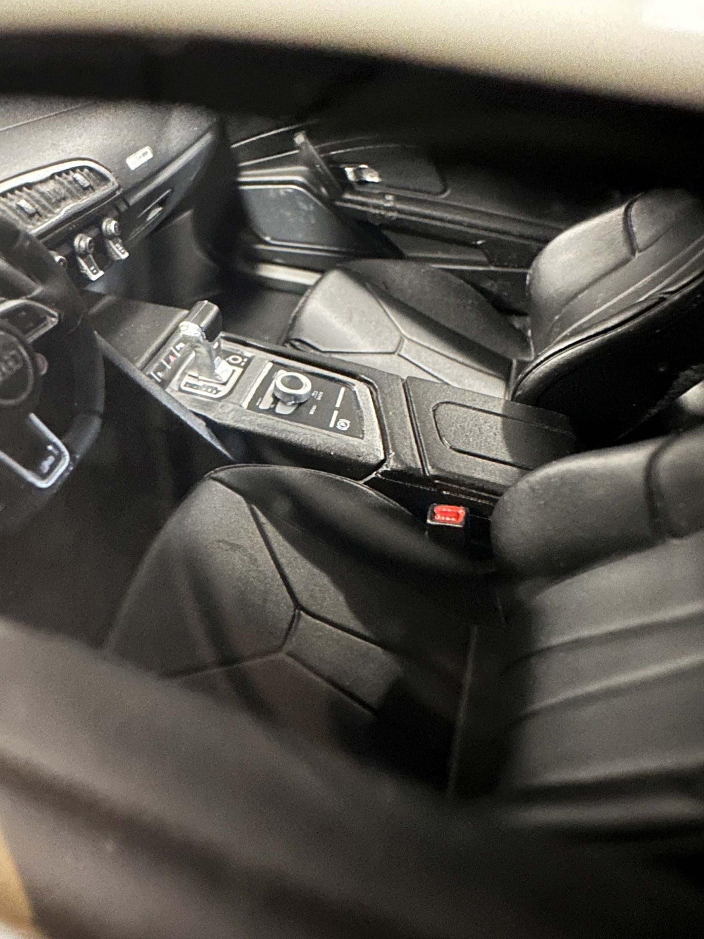Audi R8 V10 RWS white Limitiert 188/999 1:18 GT Spirit GT247 Ауди Р8 В10 Лимитирана бял