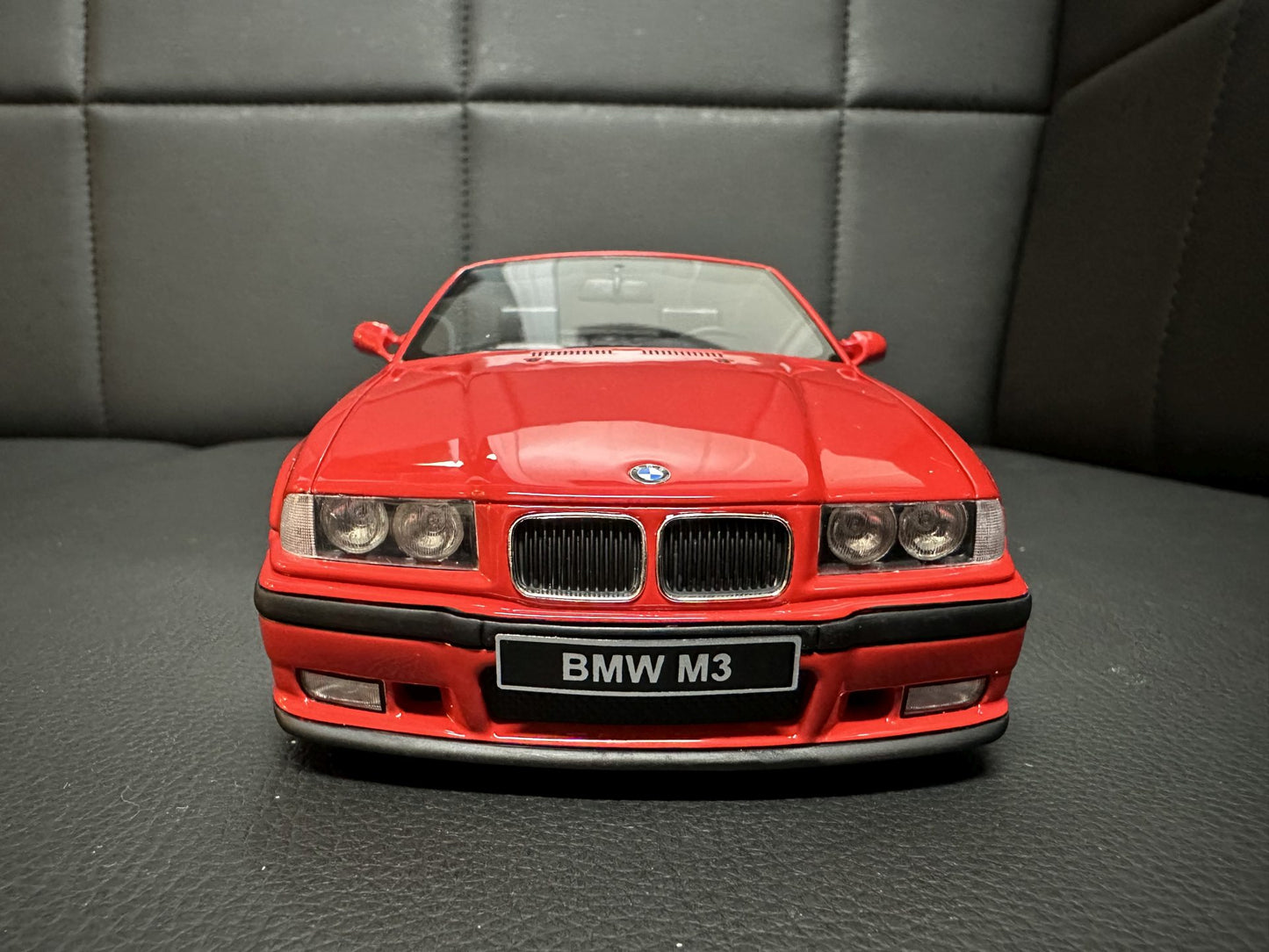 Bmw M3 E36 Cabrio red Limitiert 173/2500 1:18 OTTO OT1048 Бмв M3 Е36 червен Кабрио Лимитирана