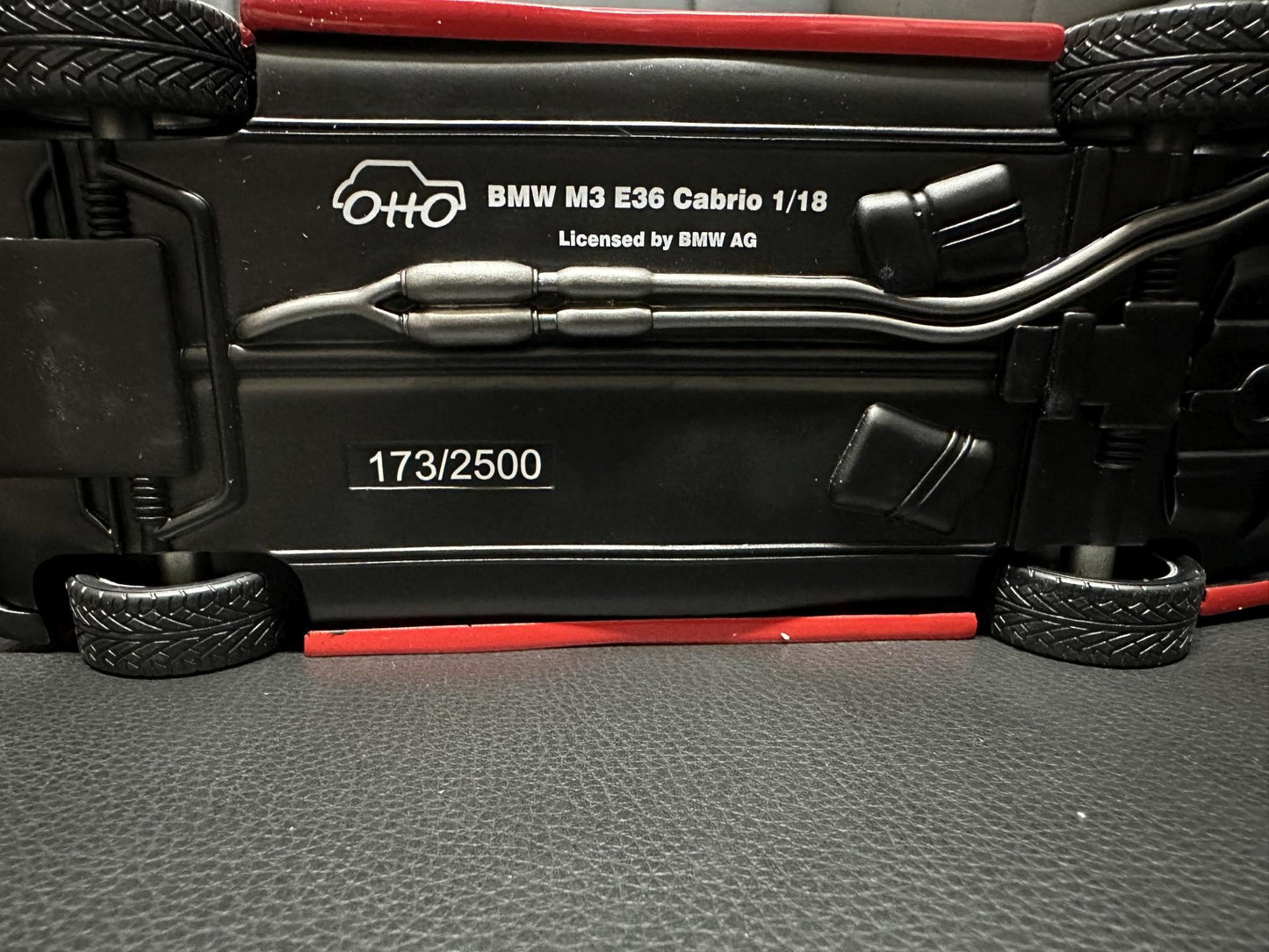 Bmw M3 E36 Cabrio red Limitiert 173/2500 1:18 OTTO OT1048 Бмв M3 Е36 червен Кабрио Лимитирана