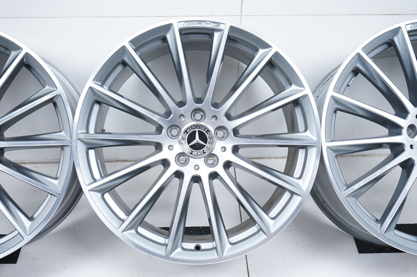 Оригинални като Нови Mercedes S Klasse W223 AMG 20 Zoll Мерцедес С Класа W223 Алуминиеви джанти AMG 20 цола