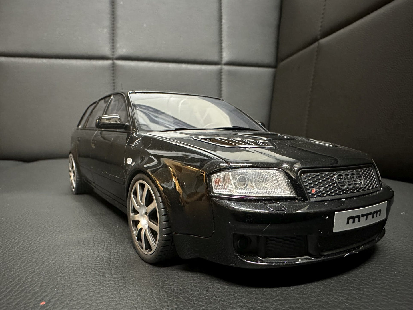 Audi RS6 C5 MTM Clubsport Kombi black Limitiert 1052/3000 1:18 OTTO OT992 Ауди РС6 МТМ черен Комби Лимитирана