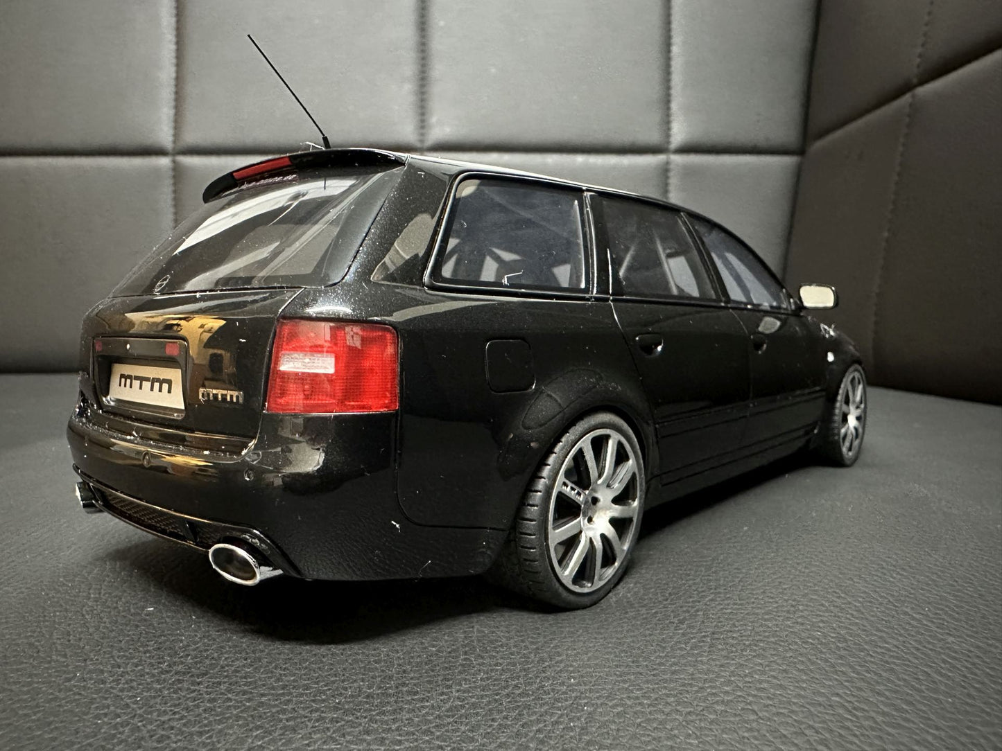 Audi RS6 C5 MTM Clubsport Kombi black Limitiert 1052/3000 1:18 OTTO OT992 Ауди РС6 МТМ черен Комби Лимитирана