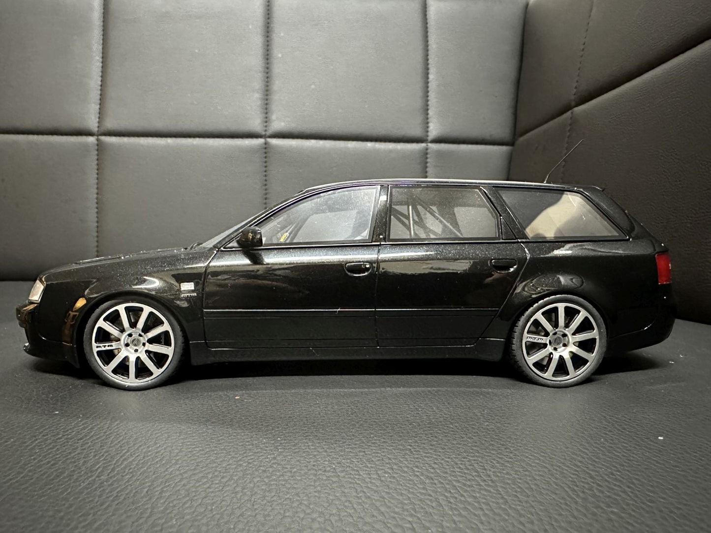 Audi RS6 C5 MTM Clubsport Kombi black Limitiert 1052/3000 1:18 OTTO OT992 Ауди РС6 МТМ черен Комби Лимитирана