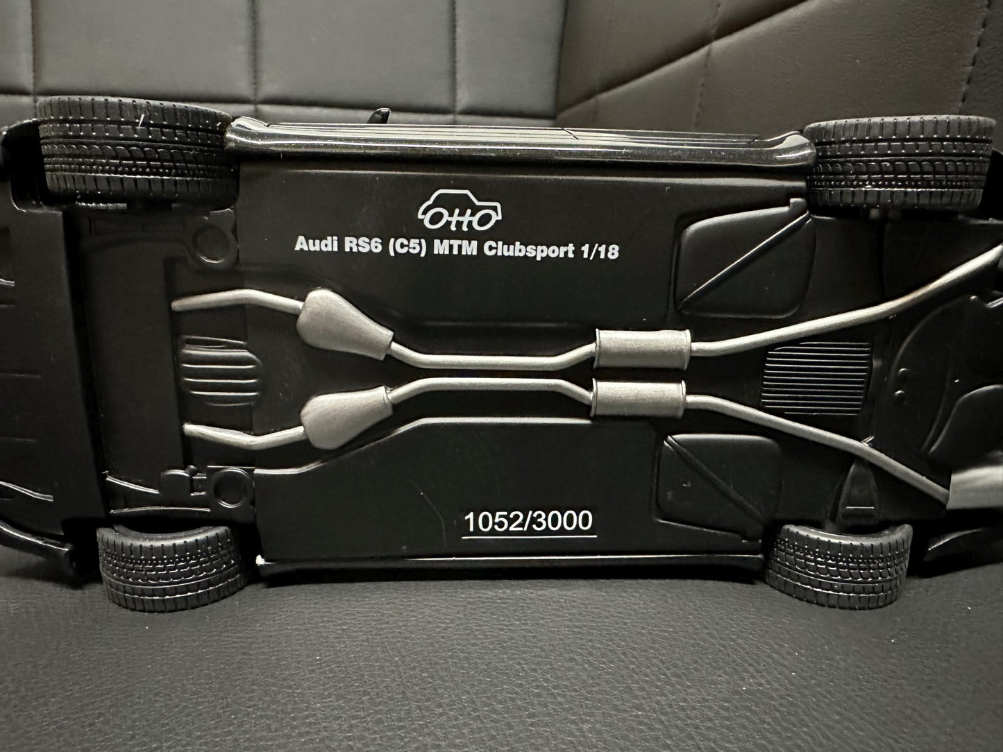 Audi RS6 C5 MTM Clubsport Kombi black Limitiert 1052/3000 1:18 OTTO OT992 Ауди РС6 МТМ черен Комби Лимитирана