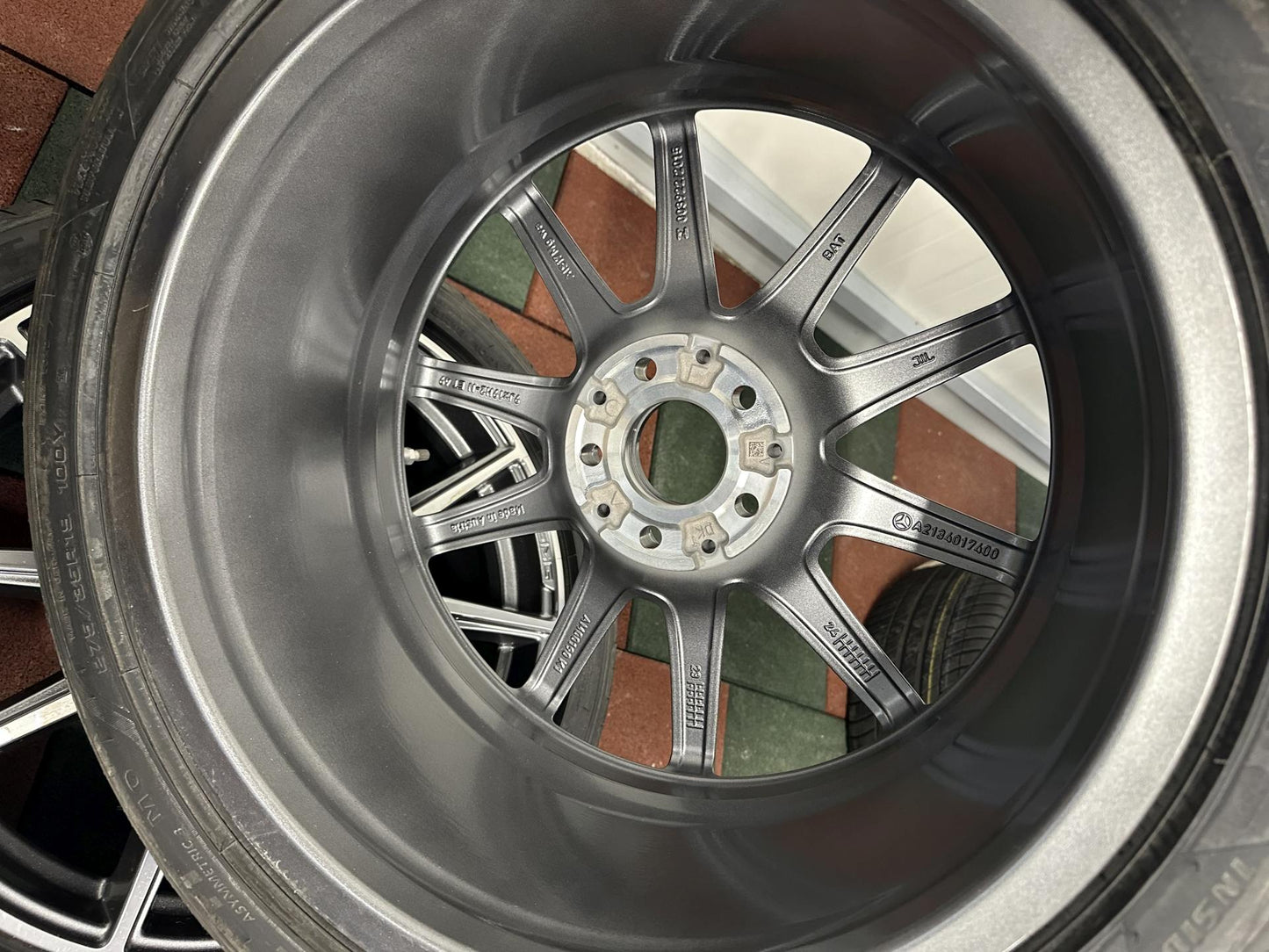 Като Нови Оригинал Mercedes E Klasse W213 AMG 19 Zoll Мерцедес Е класа W213 S213 19 цола AMG джанти летен комплект летни гуми