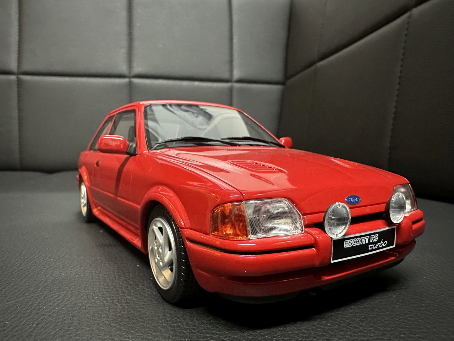 Ford Escort MK4 RS Turbo Coupe red Limitiert 1747/3000 1:18 OTTO OT826 Форд Ескорт МК4 Турбо червен Лимитирана