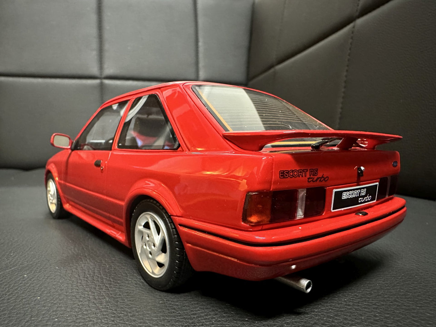 Ford Escort MK4 RS Turbo Coupe red Limitiert 1747/3000 1:18 OTTO OT826 Форд Ескорт МК4 Турбо червен Лимитирана