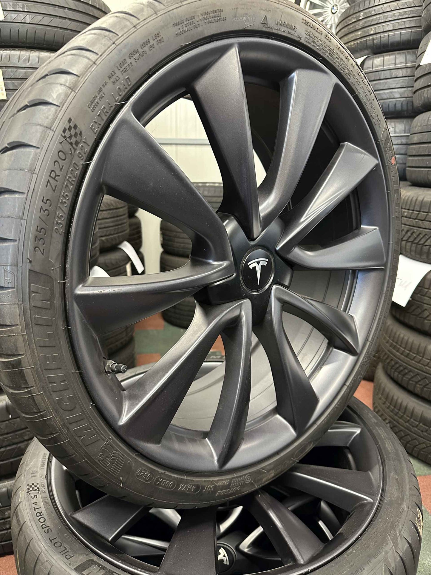 Като Нови Tesla 3 Тесла 3 Алуминиеви джанти 235 35 20 цола летен комплект летни Гуми
