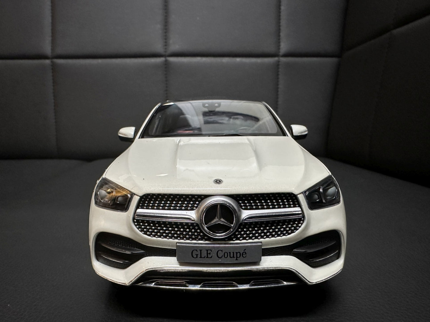 Mercedes Benz GLE Coupe V167 white 1:18 i Scale Мерцедес Бенц ГЛЕ Купе бял