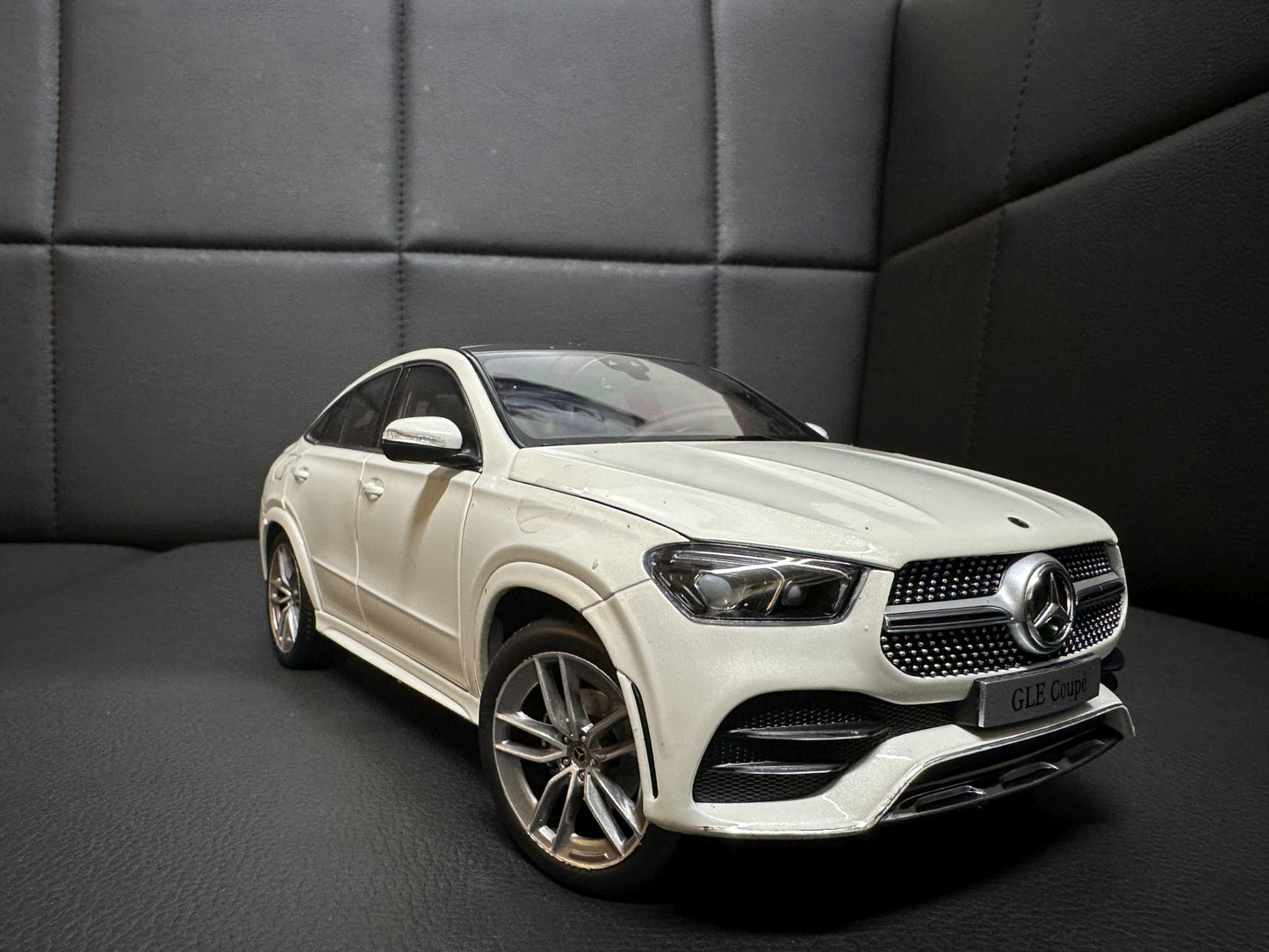 Mercedes Benz GLE Coupe V167 white 1:18 i Scale Мерцедес Бенц ГЛЕ Купе бял