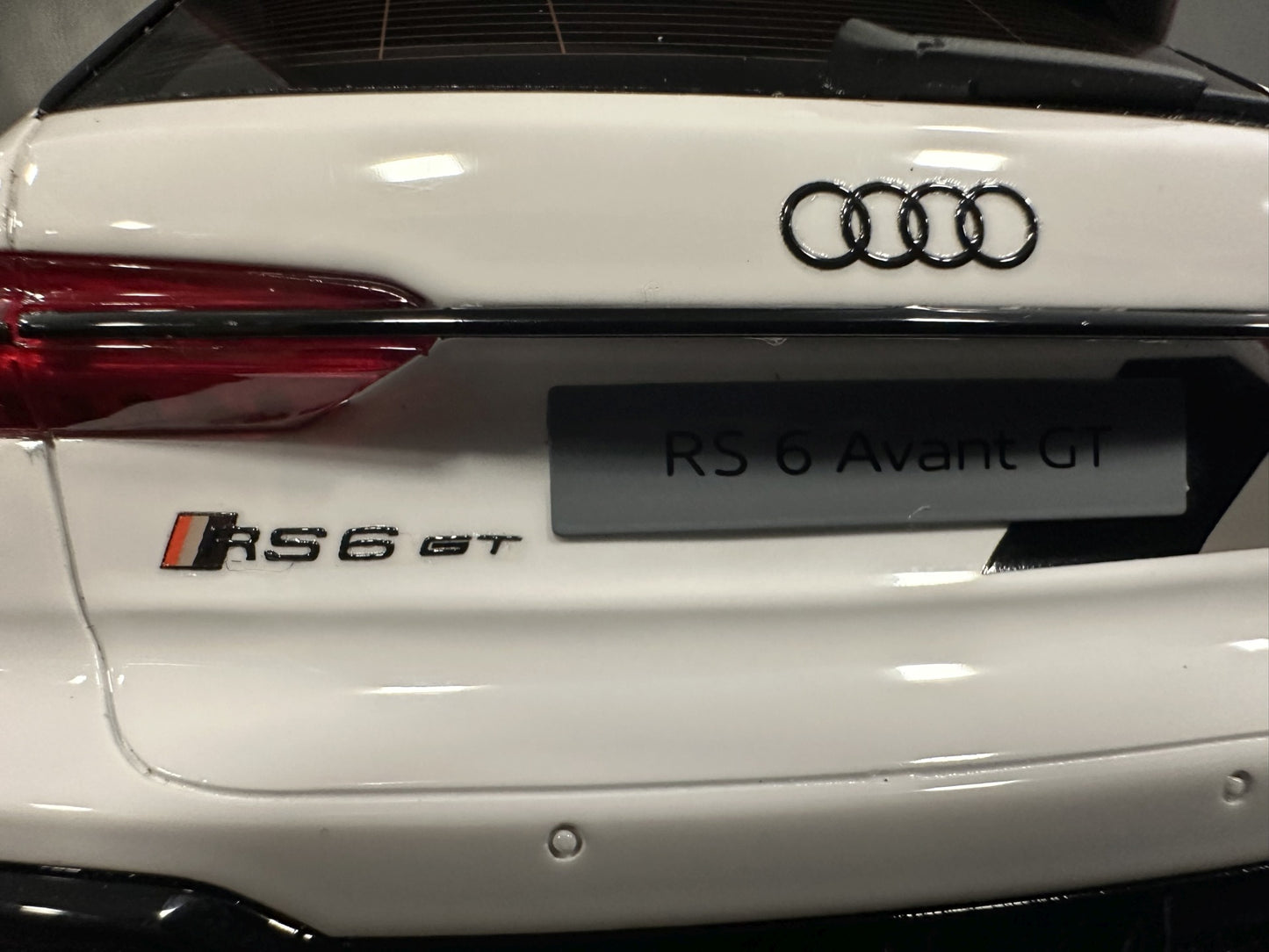 Audi RS6 GT Arkona 2024 Kombi white Limitiert 922/999 1:18 GT Spirit GT512 Ауди РС6 бял Комби Лимитирана