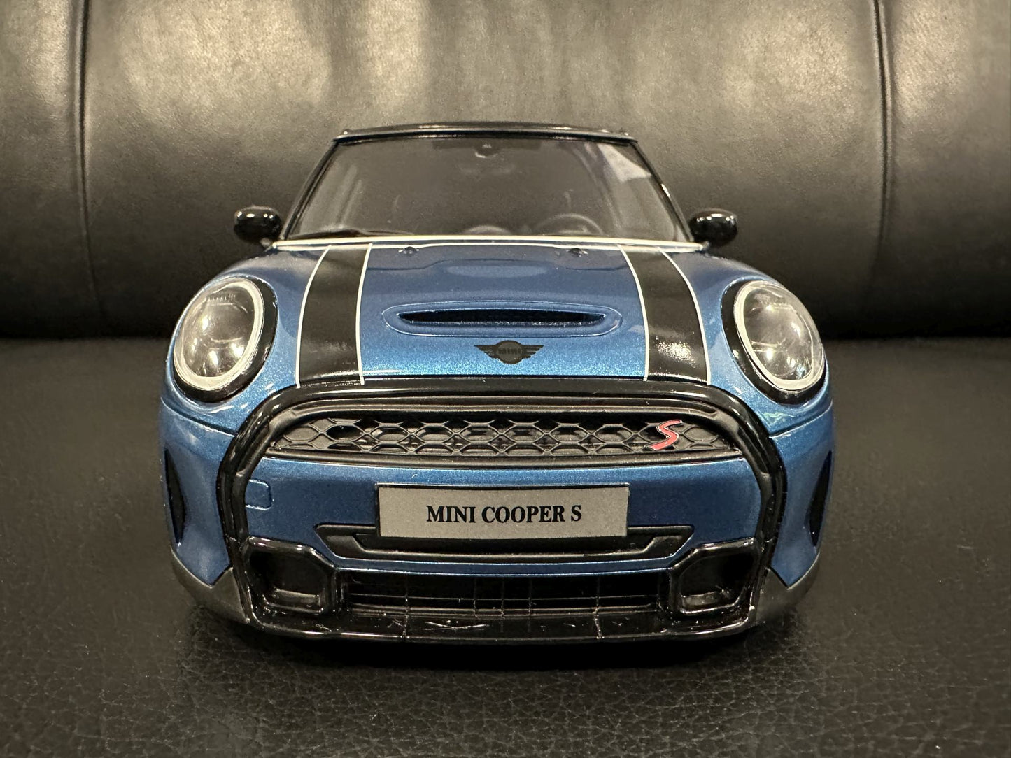 MINI Cooper S 2021 blue Limitiert 353/999 1:18 OTTO OT982 Мини Купър С Лимитирана син
