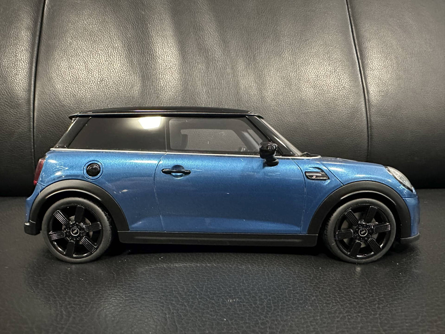 MINI Cooper S 2021 blue Limitiert 353/999 1:18 OTTO OT982 Мини Купър С Лимитирана син