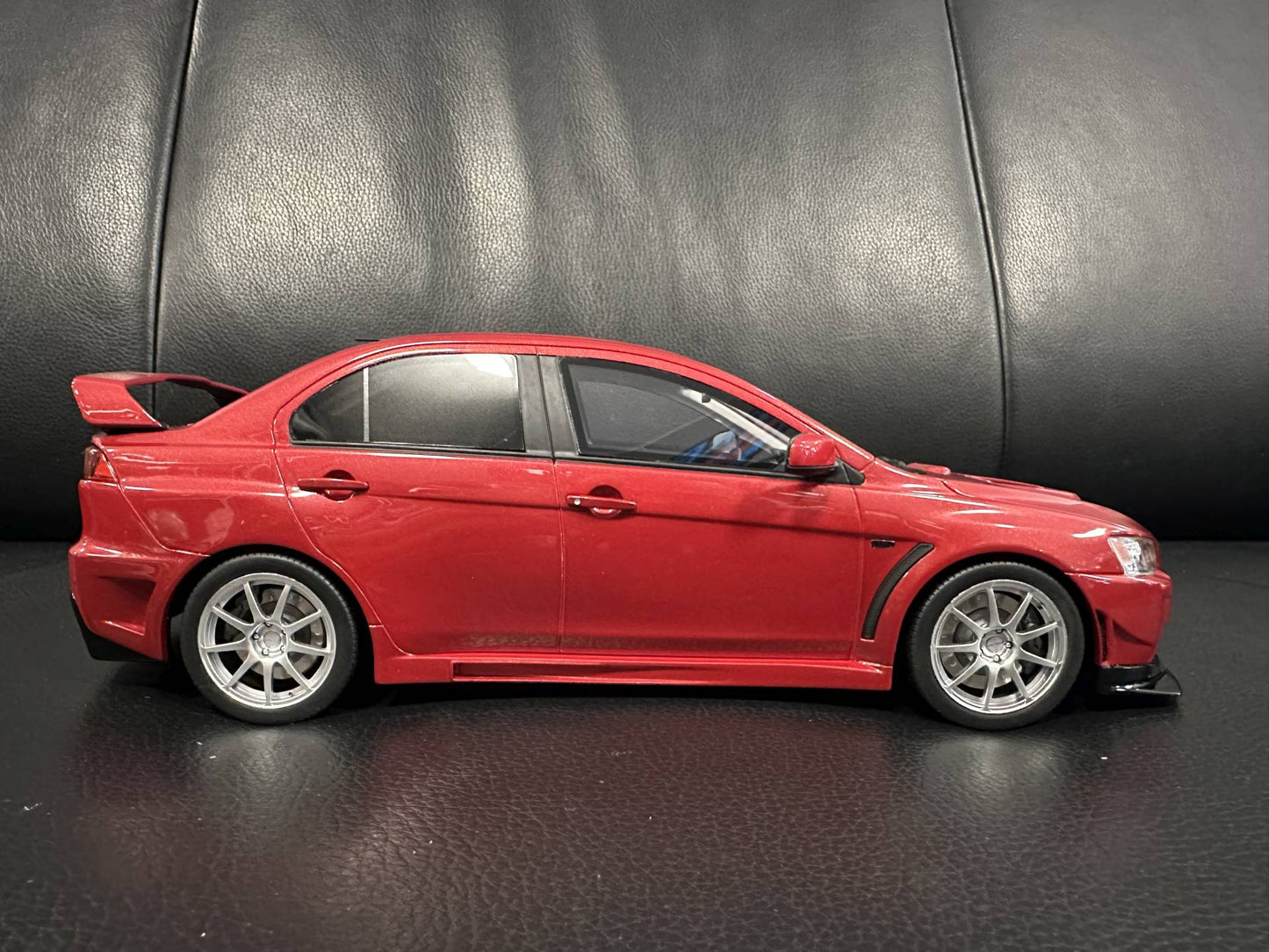 Mitsubishi Lancer EVO X FQ 400 2012 red Limitiert 355/2000 1:18 OTTO OT1084 Митсубиши Лансер Лимитирана