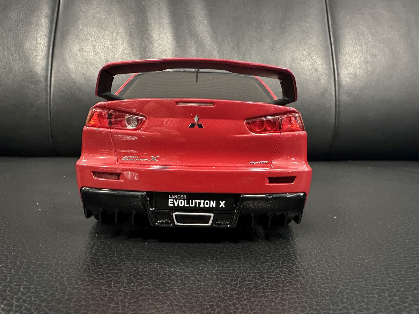 Mitsubishi Lancer EVO X FQ 400 2012 red Limitiert 355/2000 1:18 OTTO OT1084 Митсубиши Лансер Лимитирана