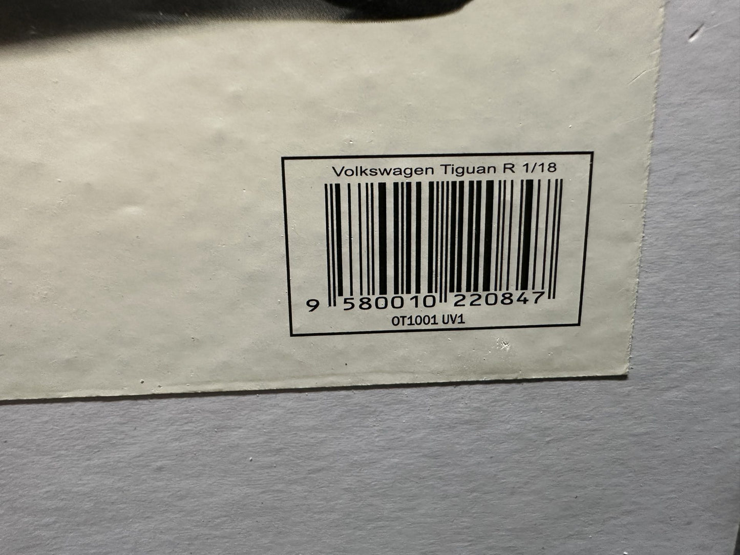 Volkswagen Tiguan R white Limitiert 463/999 1:18 OTTO OT1001 Фолксваген Тигуан Р бял Лимитирана