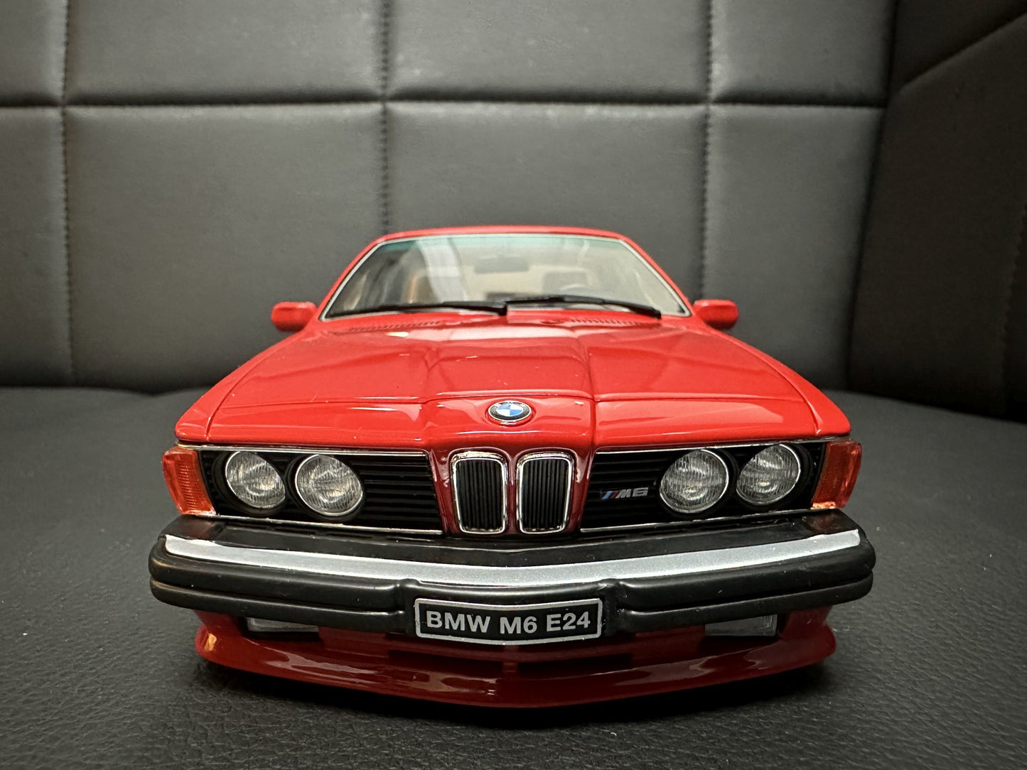 Bmw M6 E24 US 1986 Limousine red Limitiert 346/3000 1:18 OTTO OT1018 Бмв М6 Е24 червен Лимитирана