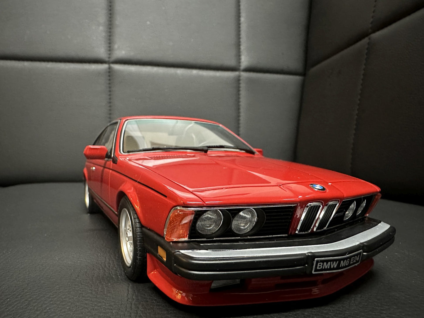 Bmw M6 E24 US 1986 Limousine red Limitiert 346/3000 1:18 OTTO OT1018 Бмв М6 Е24 червен Лимитирана