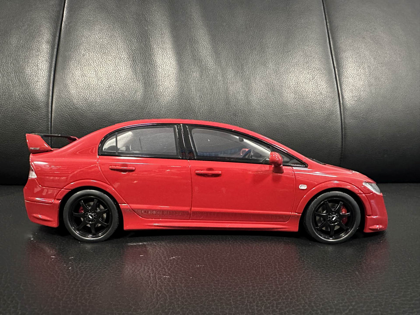 Honda Civic Mugen RR Milano red Limitiert 1015/3000 1:18 OTTO OT1019 Хонда Сивик Р червен Лимитирана