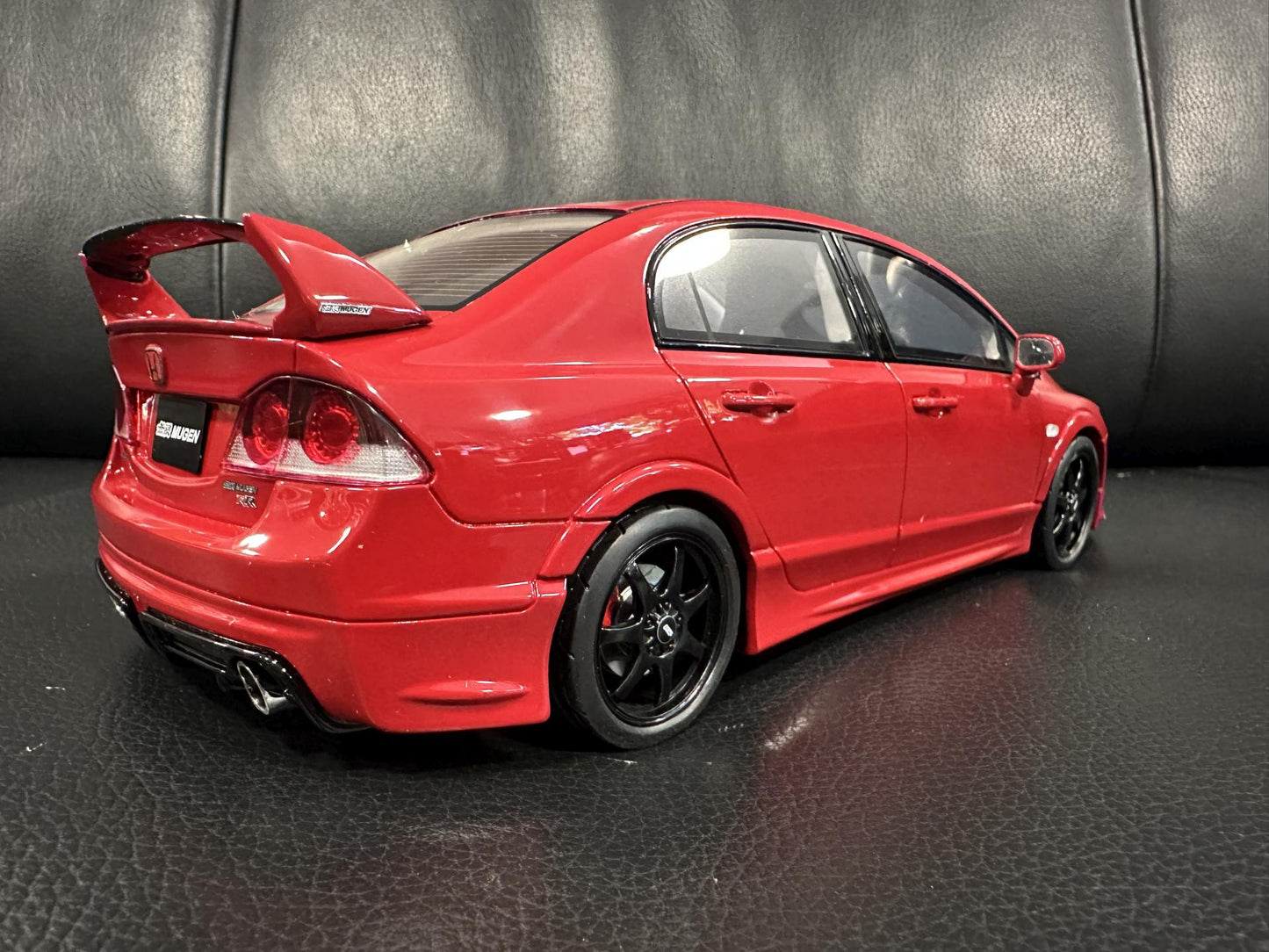 Honda Civic Mugen RR Milano red Limitiert 1015/3000 1:18 OTTO OT1019 Хонда Сивик Р червен Лимитирана