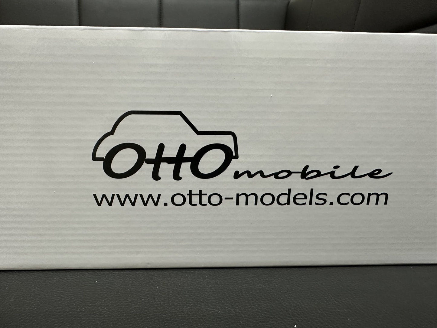 Bmw M6 E24 US 1986 Limousine red Limitiert 346/3000 1:18 OTTO OT1018 Бмв М6 Е24 червен Лимитирана