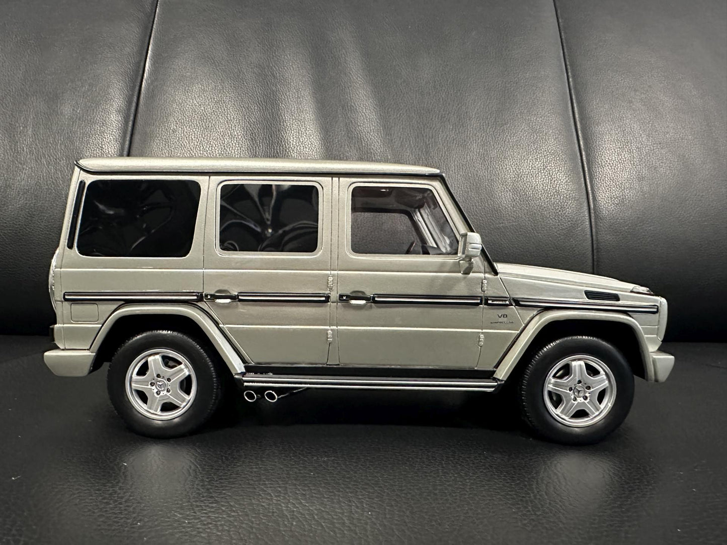 Mercedes Benz G55 AMG iridium silver 2003 Limitiert 53/999 1:18 Ottomobile OT1126 Мерцедес Бенц Г55 АМГ сив Лимитирана
