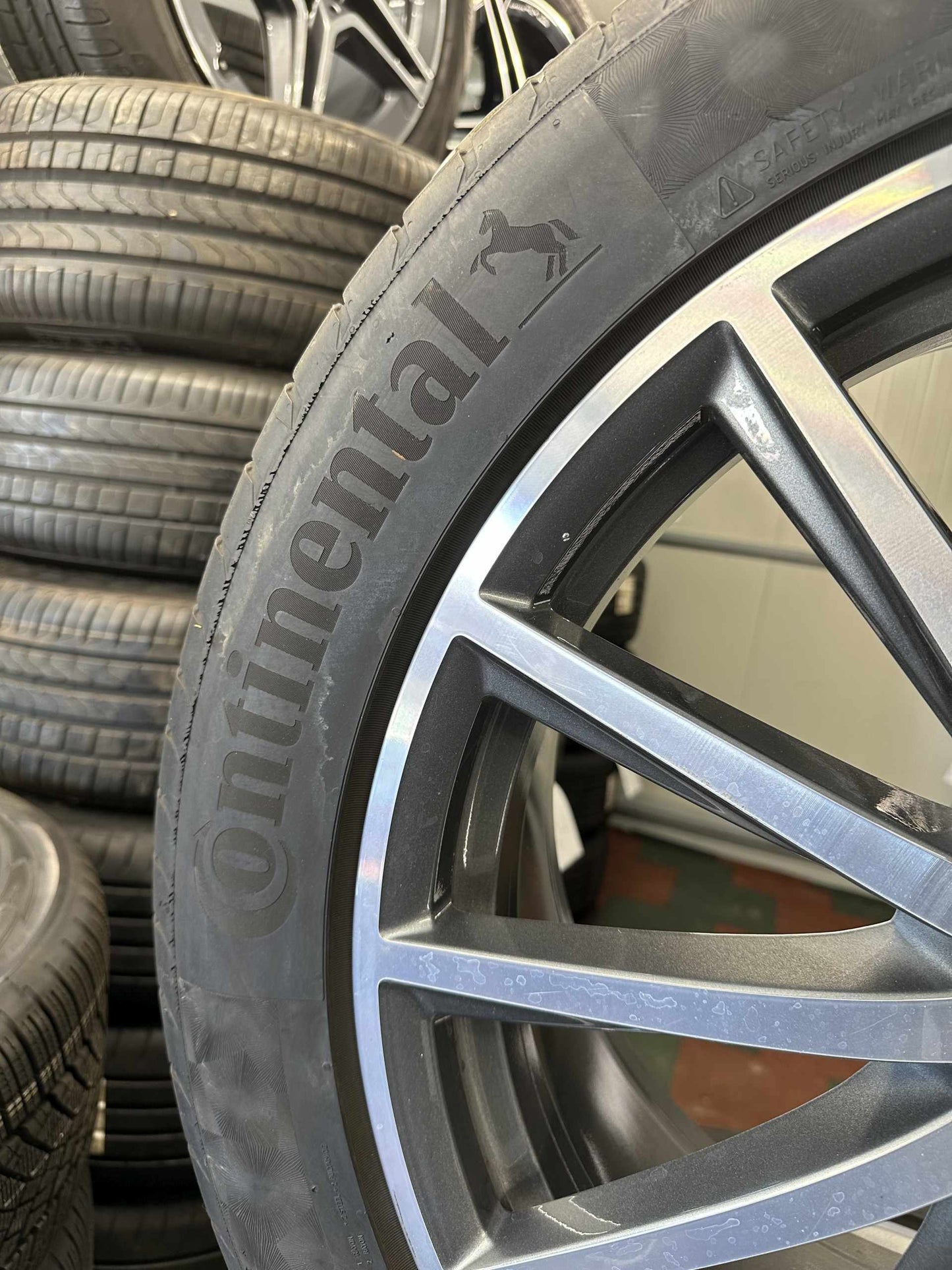 Оригинал Mercedes GLS X167 22 Zoll Мерцедес GLS X167 W167 22 цола AMG алуминиеви джанти летен комплект летни гуми