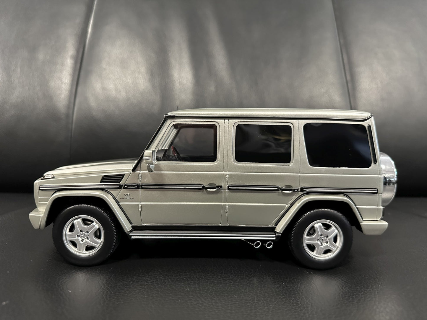 Mercedes Benz G55 AMG iridium silver 2003 Limitiert 53/999 1:18 Ottomobile OT1126 Мерцедес Бенц Г55 АМГ сив Лимитирана