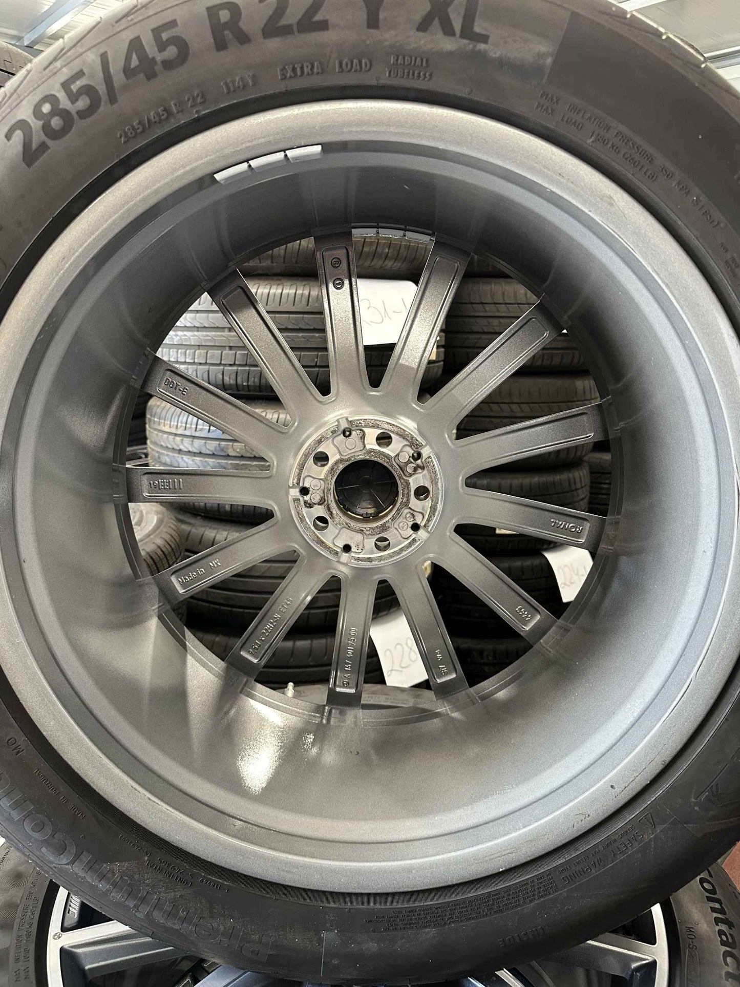 Оригинал Mercedes GLS X167 22 Zoll Мерцедес GLS X167 W167 22 цола AMG алуминиеви джанти летен комплект летни гуми