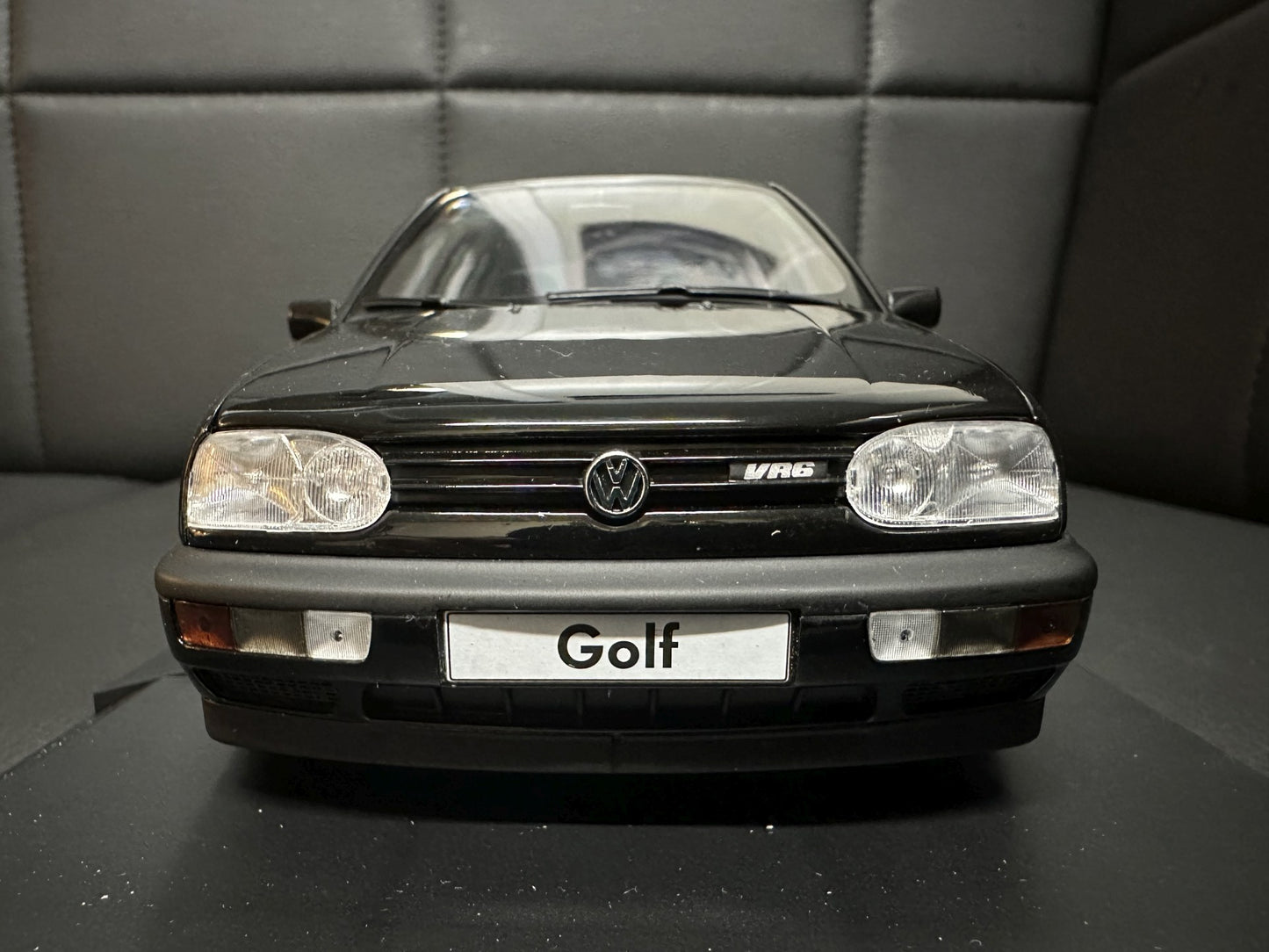 Volkswagen Golf 3 VR6 black Limitiert 500pcs 1:18 NOREV 188509 Фолксваген Голф 3 черен Лимитирана 500 броя