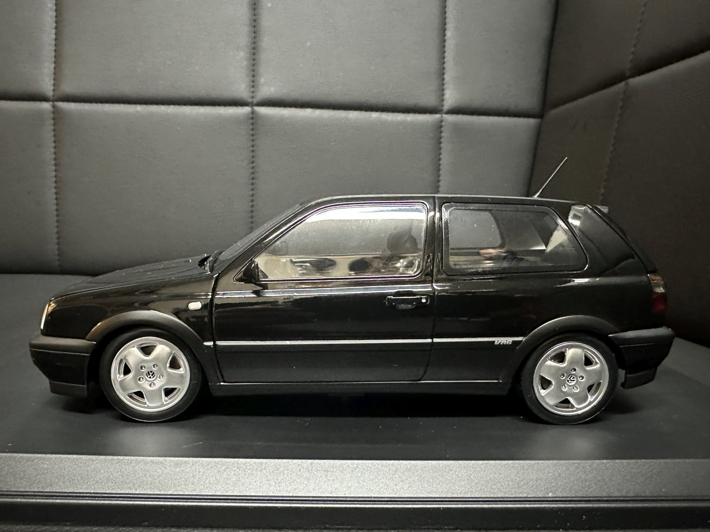 Volkswagen Golf 3 VR6 black Limitiert 500pcs 1:18 NOREV 188509 Фолксваген Голф 3 черен Лимитирана 500 броя