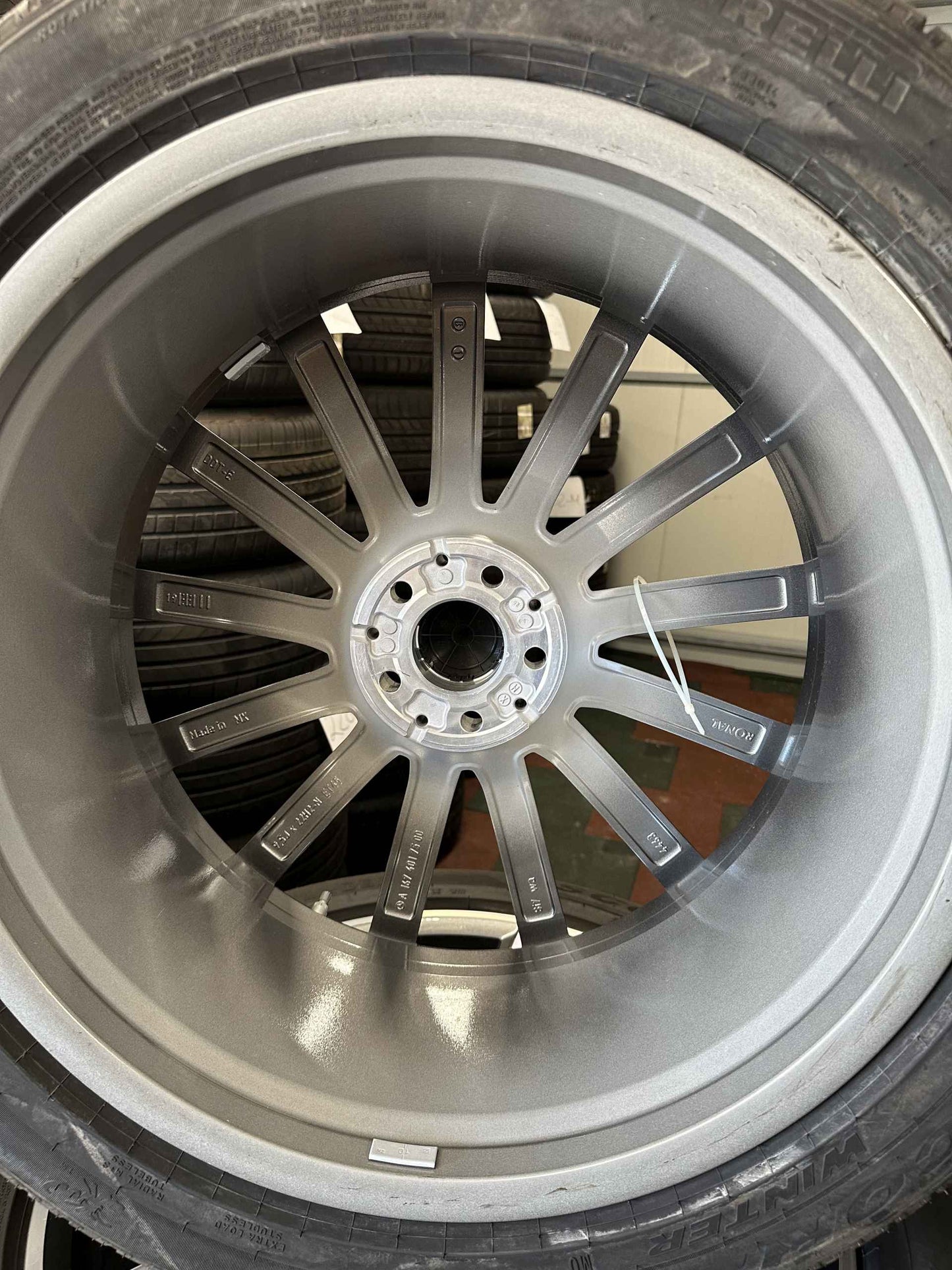 Оригинал Mercedes GLS X167 W167 22 Zoll Мерцедес ГЛС X167 W167 22 цола джанти зимен комплект зимни гуми
