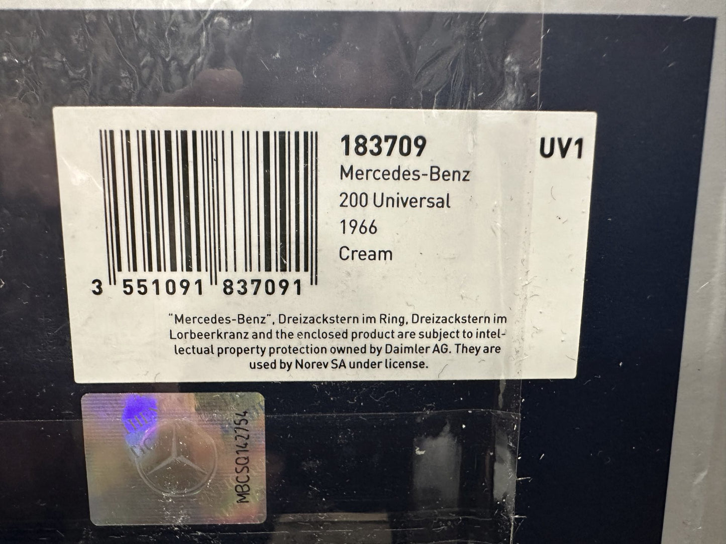 Mercedes Benz 200 Universal 1966 creme white 1:18 NOREV 183709 Мерцедес Бенц 200 1966 бял крем