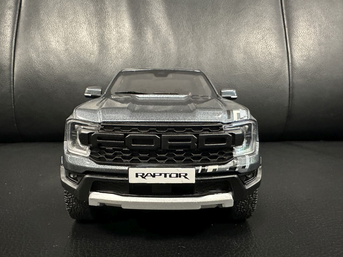 Ford Ranger Raptor silver 1:18 Modelcar MCG 18457 Форд Раптор сив