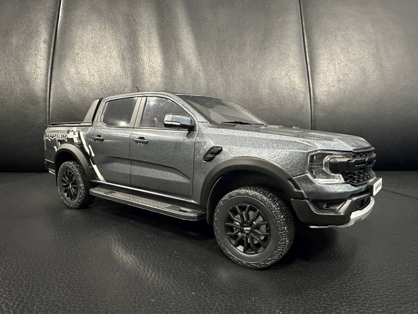 Ford Ranger Raptor silver 1:18 Modelcar MCG 18457 Форд Раптор сив