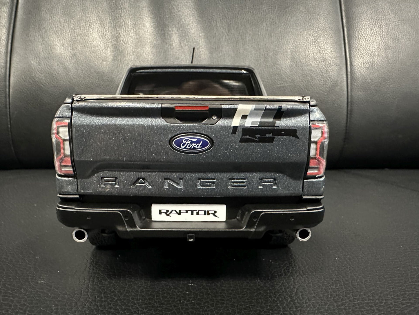 Ford Ranger Raptor silver 1:18 Modelcar MCG 18457 Форд Раптор сив