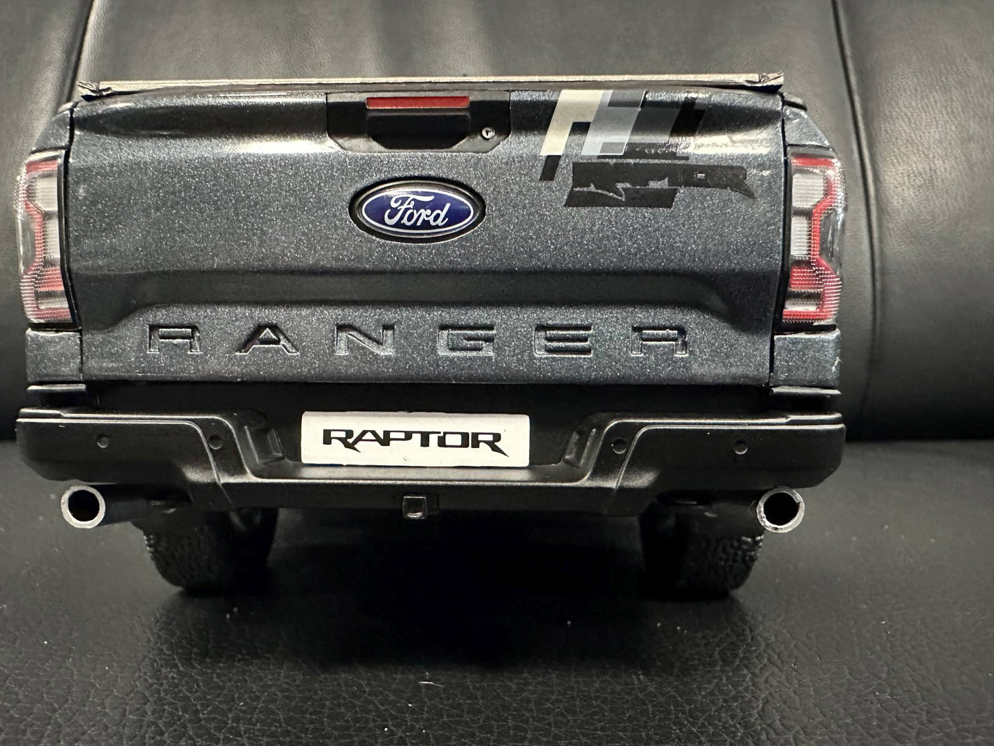Ford Ranger Raptor silver 1:18 Modelcar MCG 18457 Форд Раптор сив