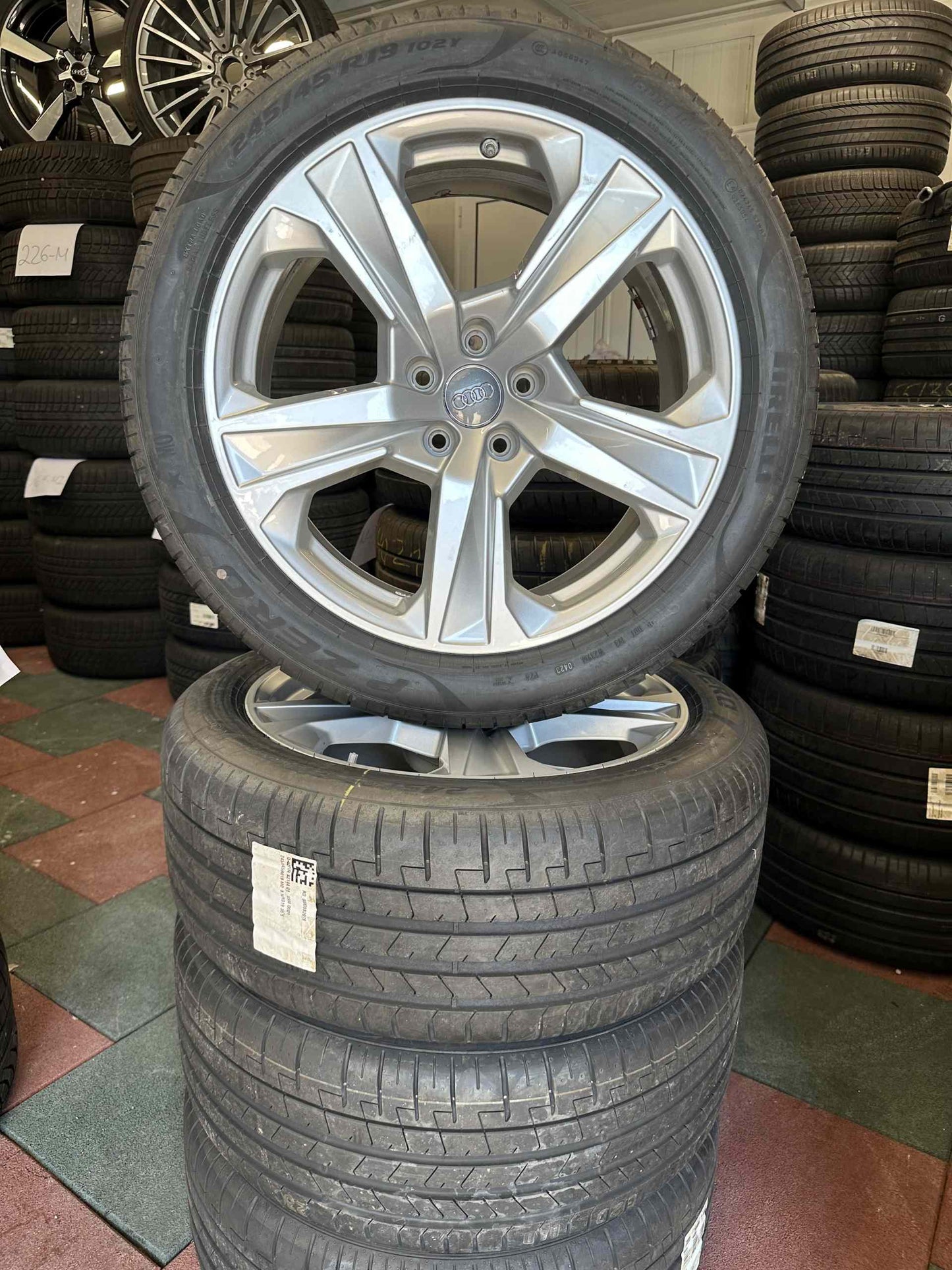 Оригинал Audi A6 S6 A7 S7 4K C8 19 Zoll Ауди А6 С6 А7 С7 4К Ц8 Алуминиеви джанти 19 цола летен комплект летни Гуми